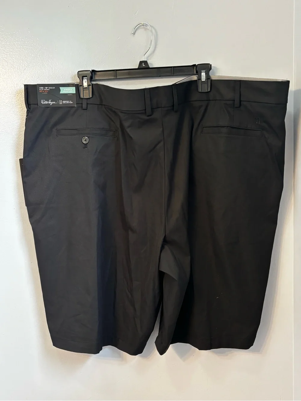 Walter Hagen Black Flat-Front Golf Shorts Sz 50. NWT